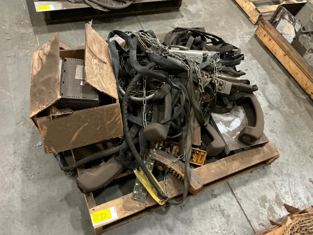 272