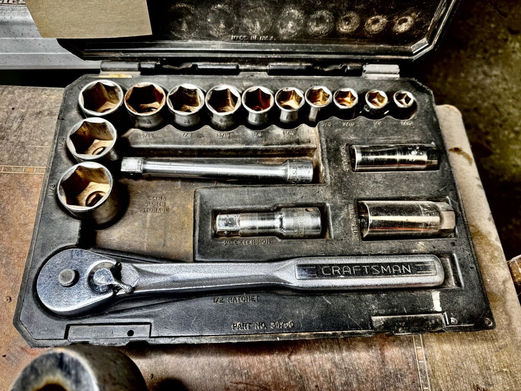 1074
