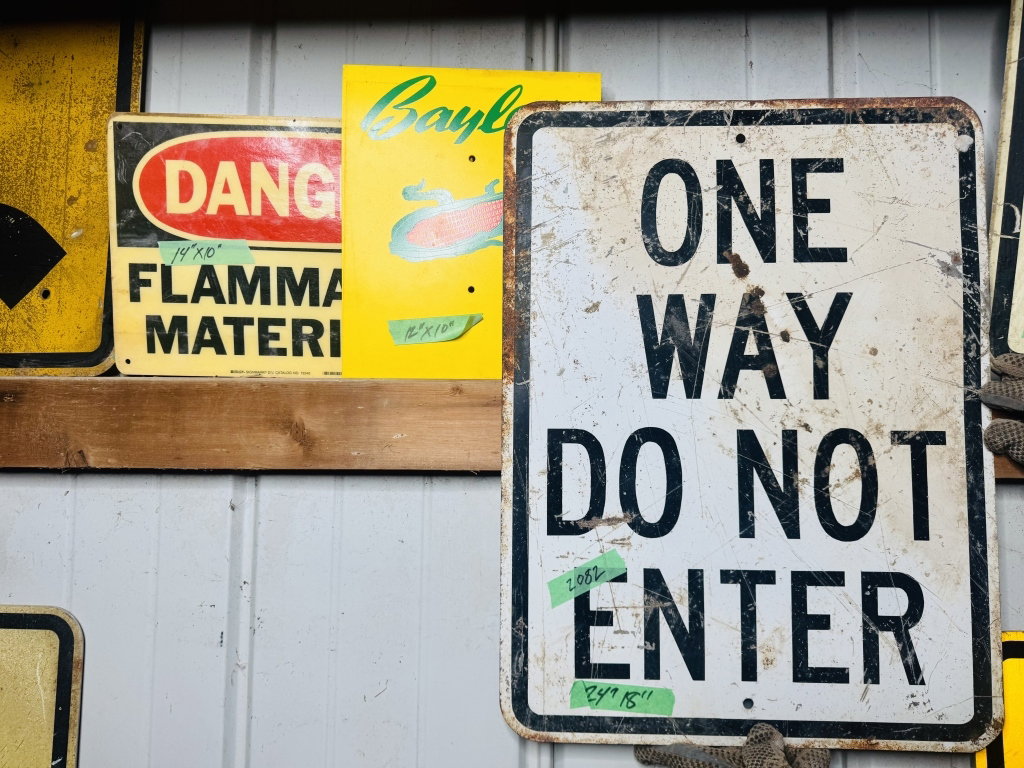 2082