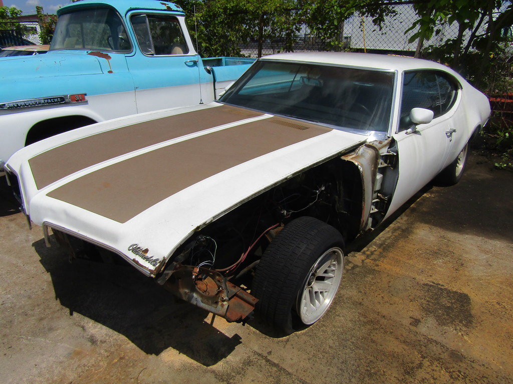 3838 e pontiac st 34