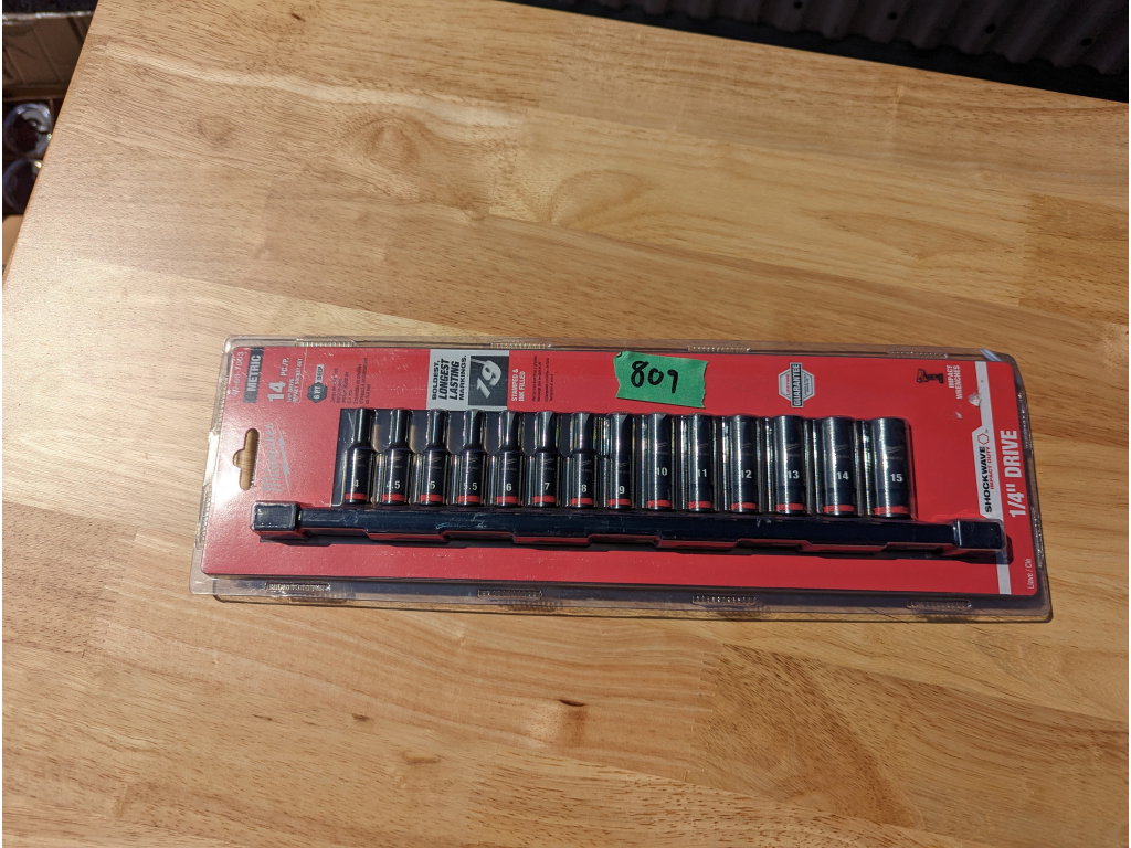 809 1