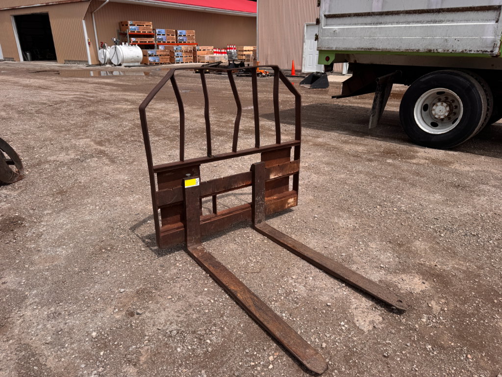 3744