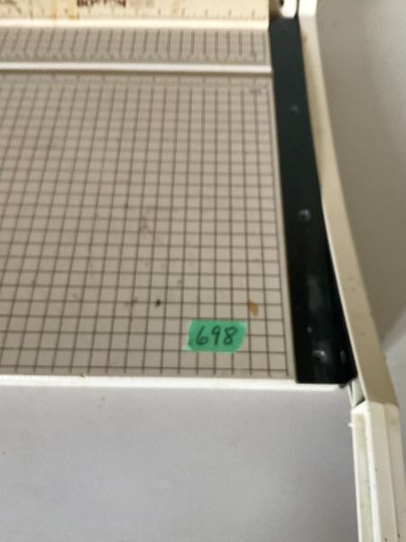 698 1