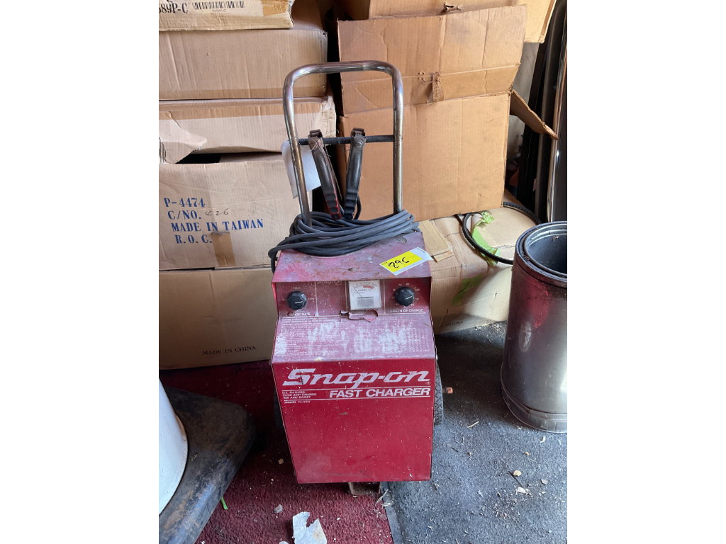 896 1