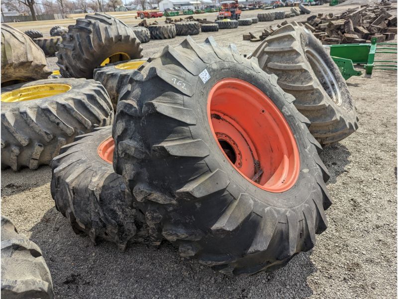 962