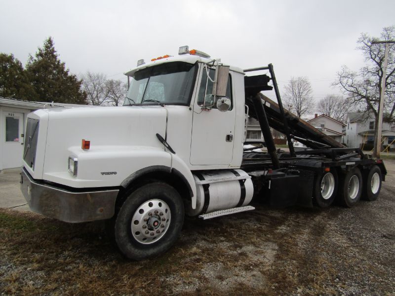 3033