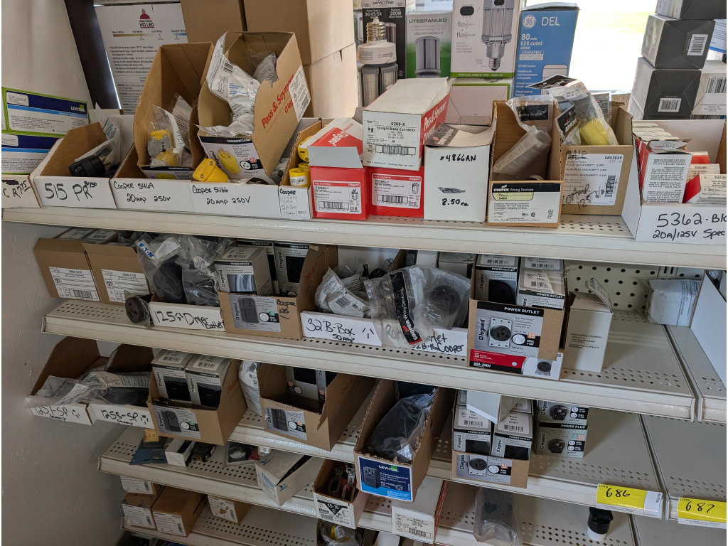 686