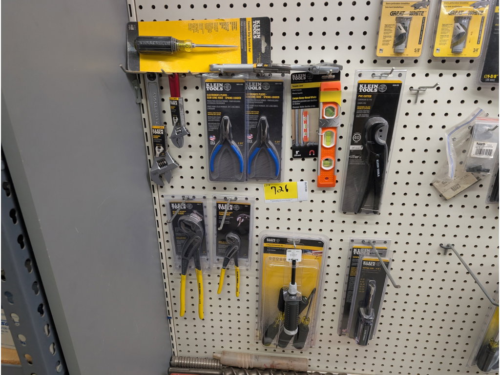 726