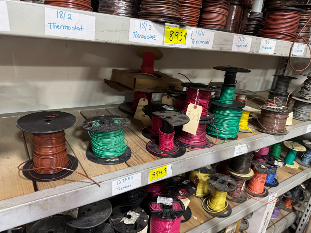 894