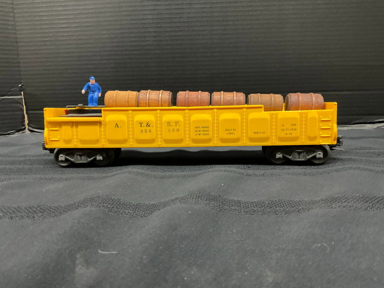 352 1