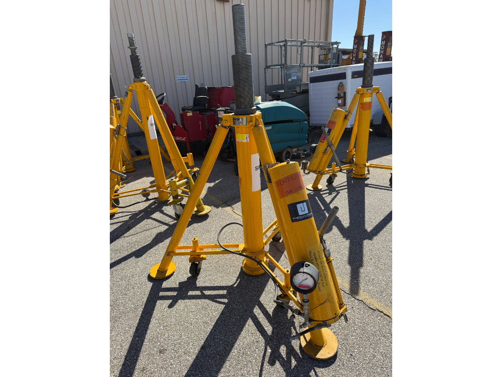1082