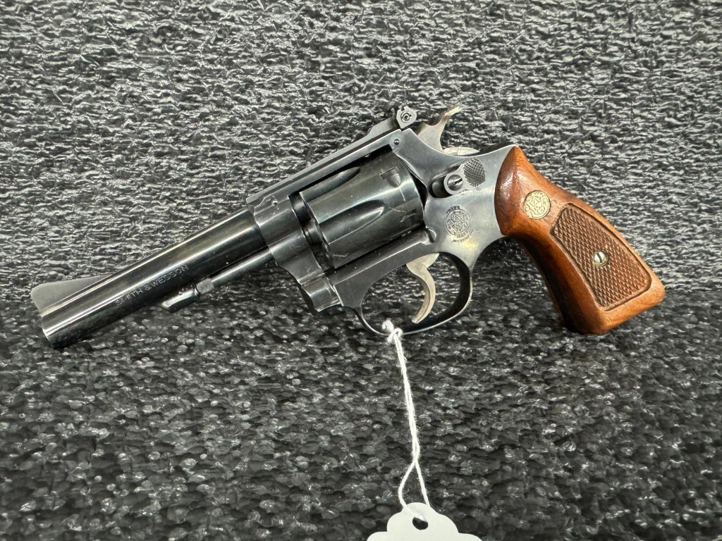 562