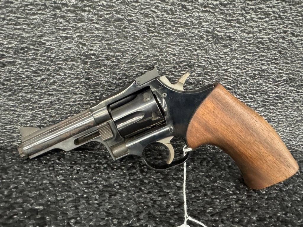 565