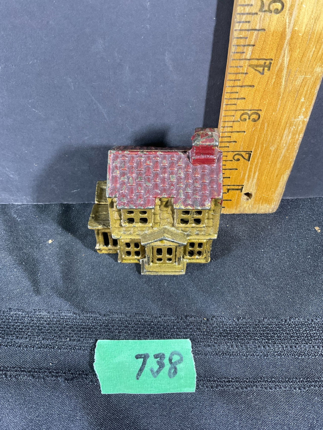 738 1