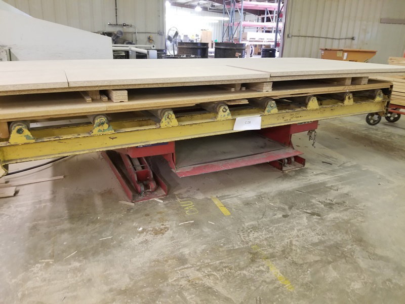 C28 Hydraulic Lift Yellow