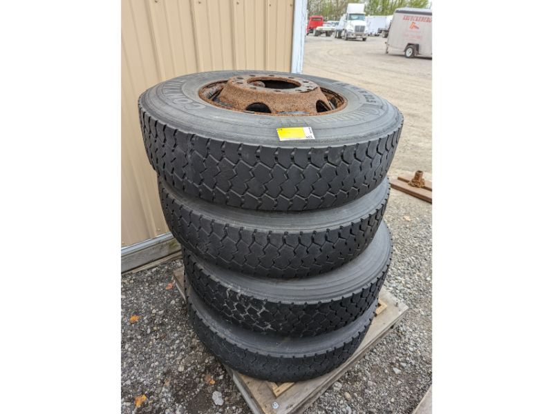 952
