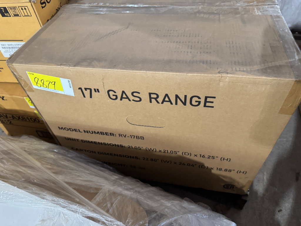 8879