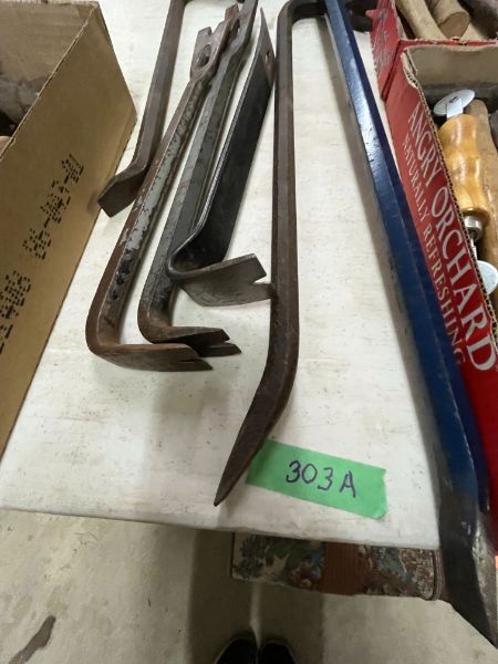 303 A 1
