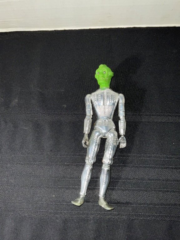 472