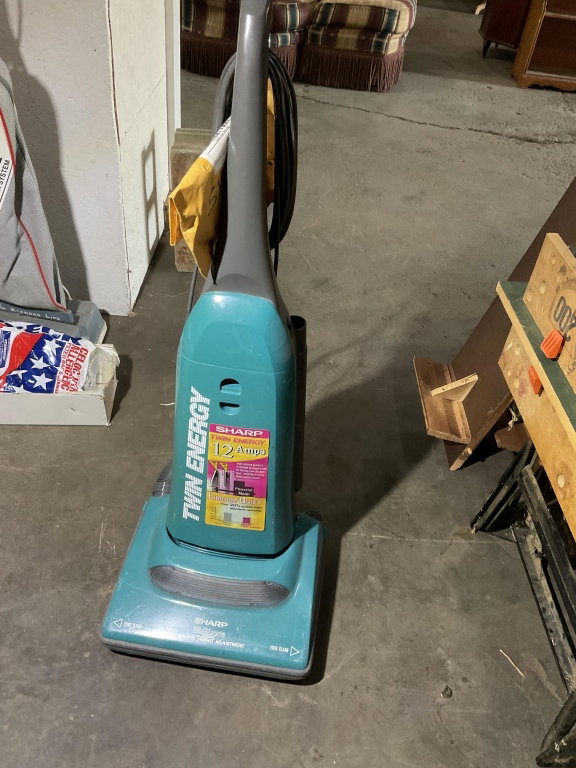 776