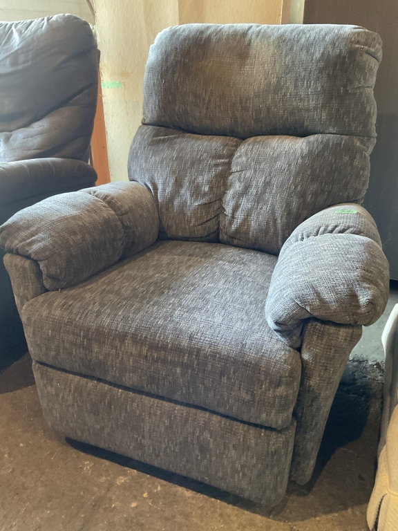 931