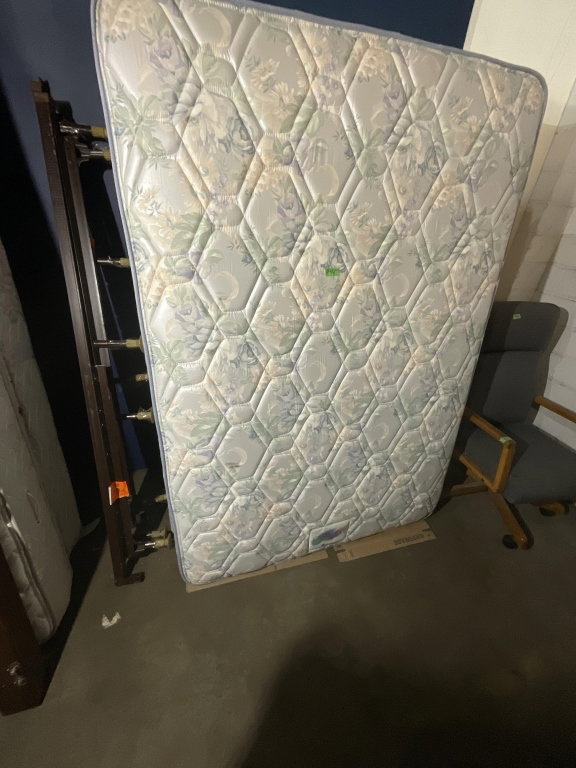 945