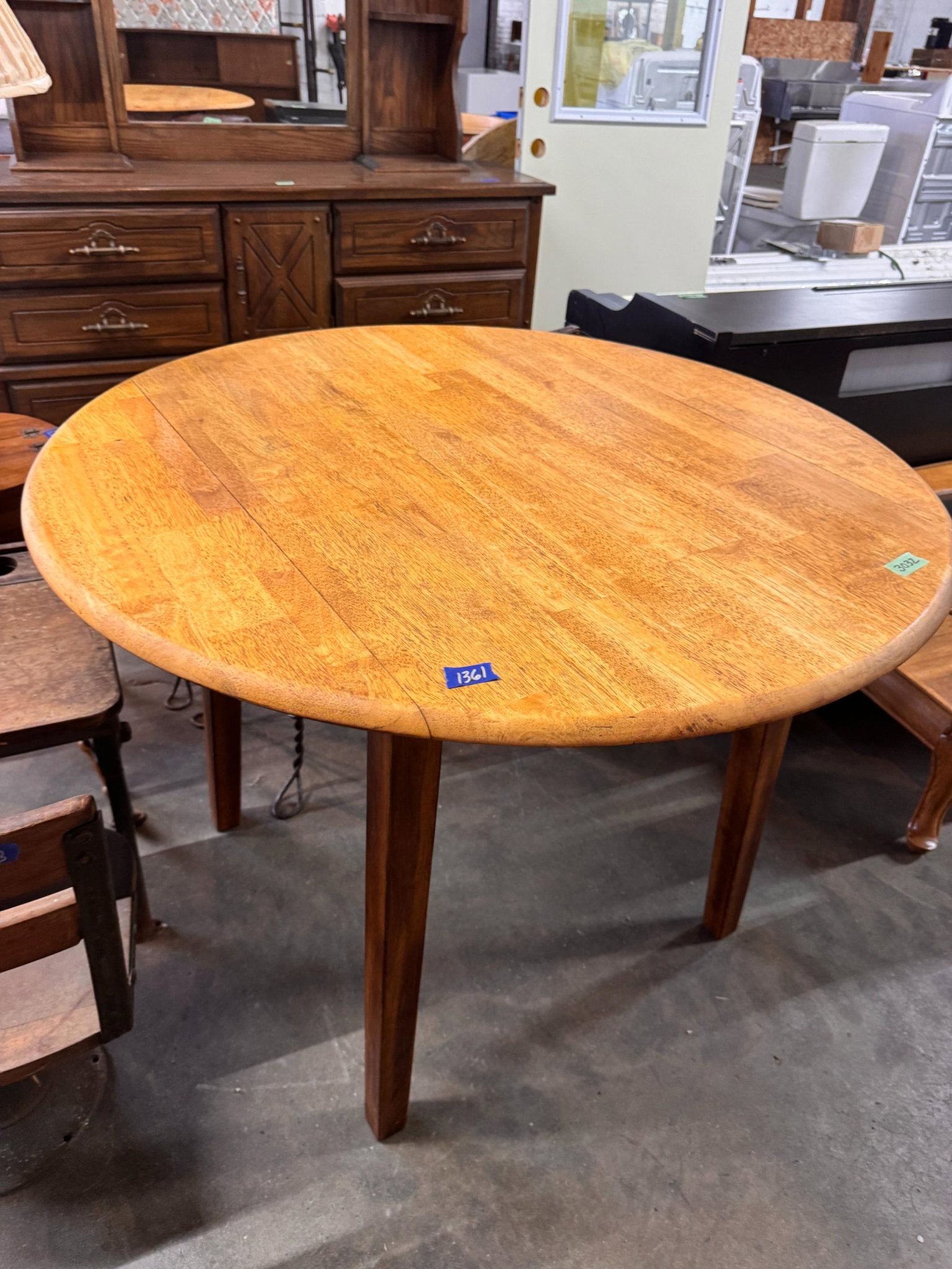 3032