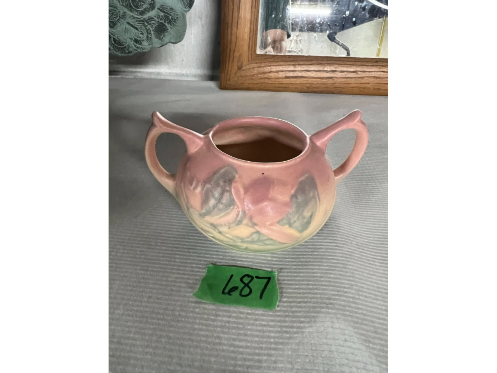 687