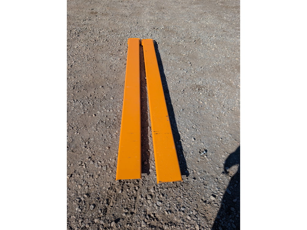 7047