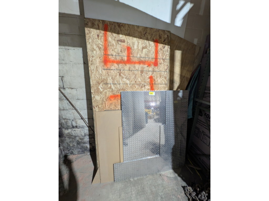 476