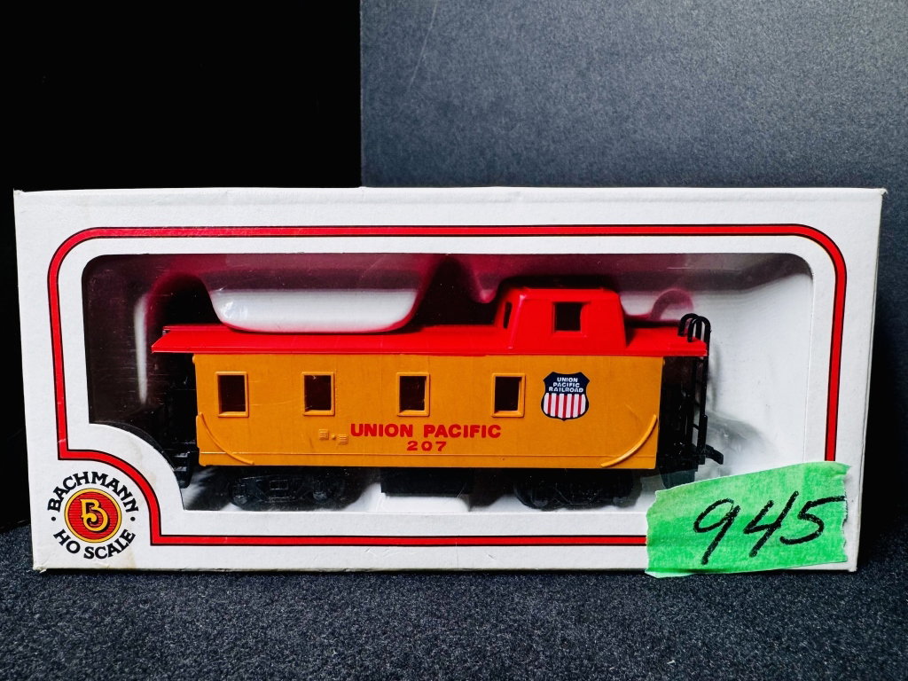 945