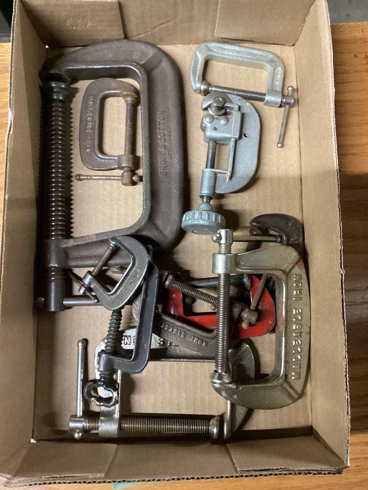 733 1