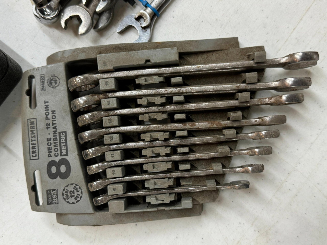 693 1