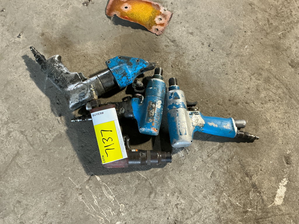 7137
