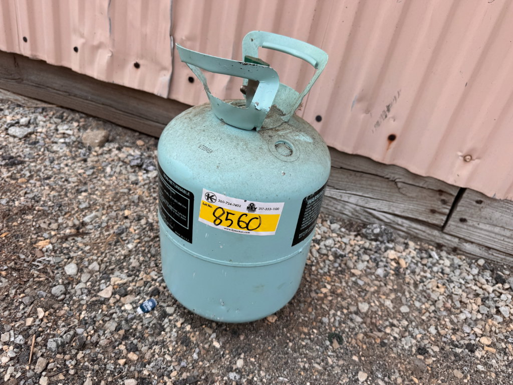 8560