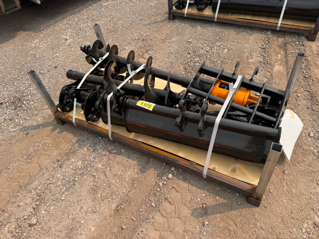 8808