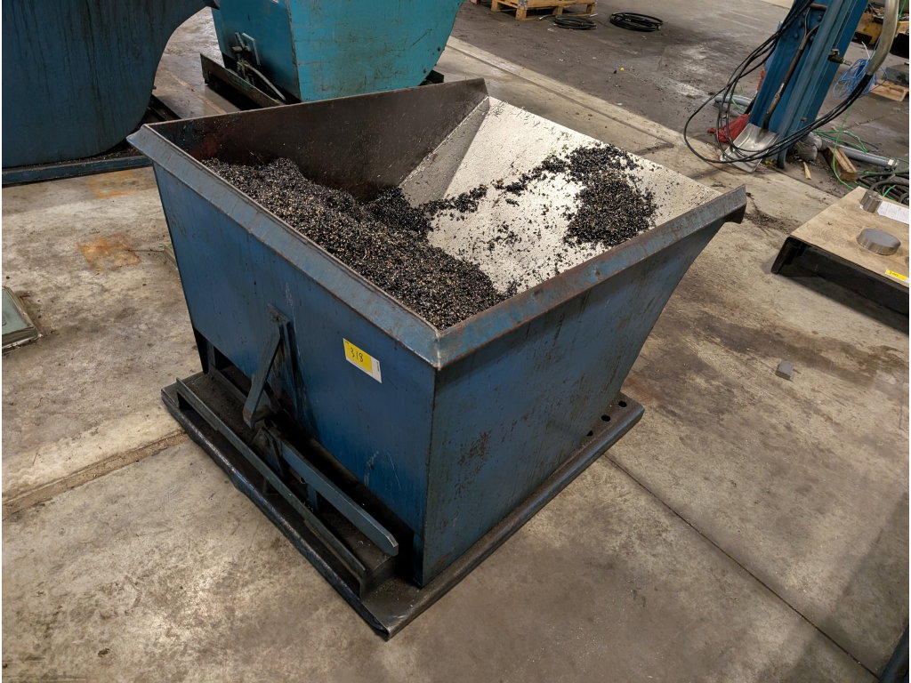 318