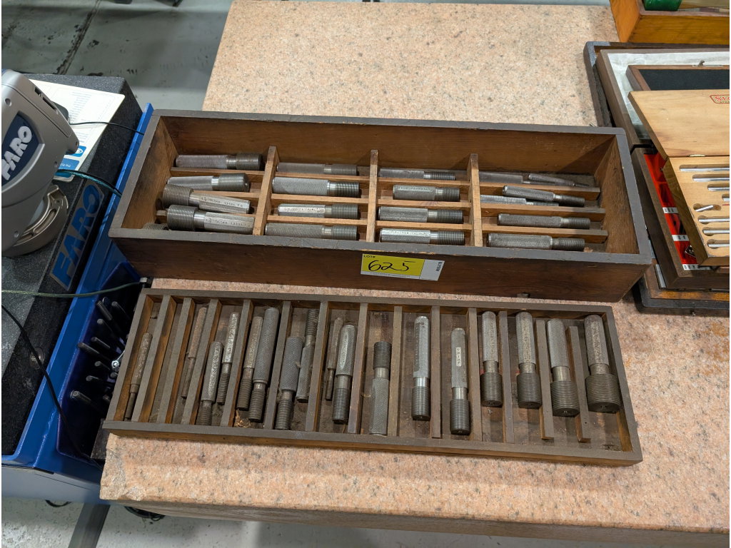 625