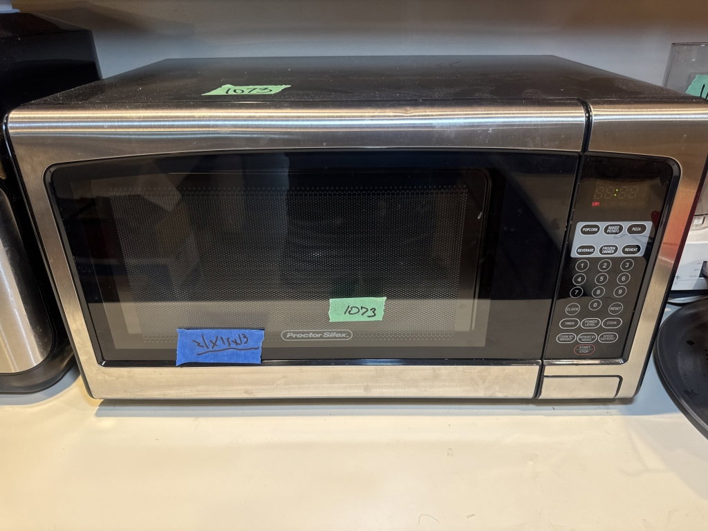 1073