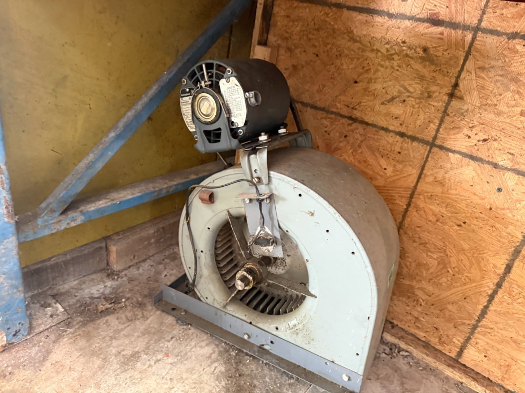 1100