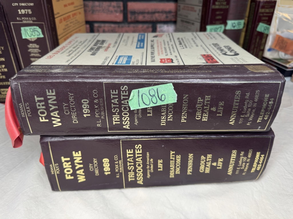1086