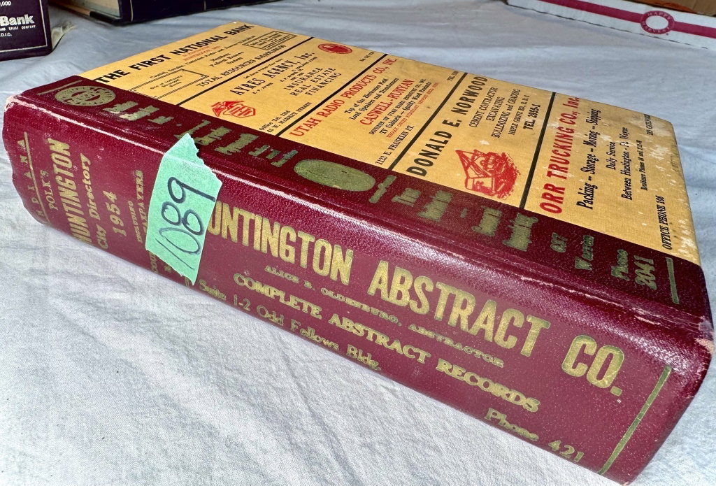 1089