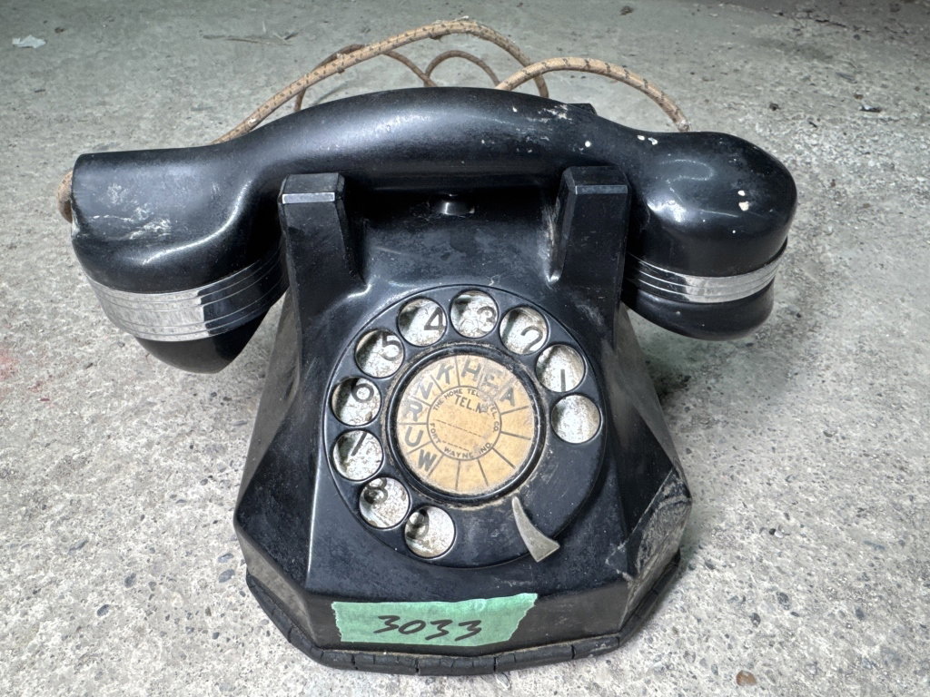 3033
