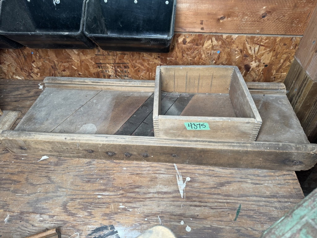 4375