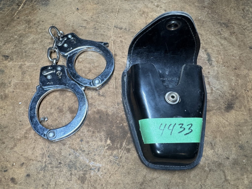 4433