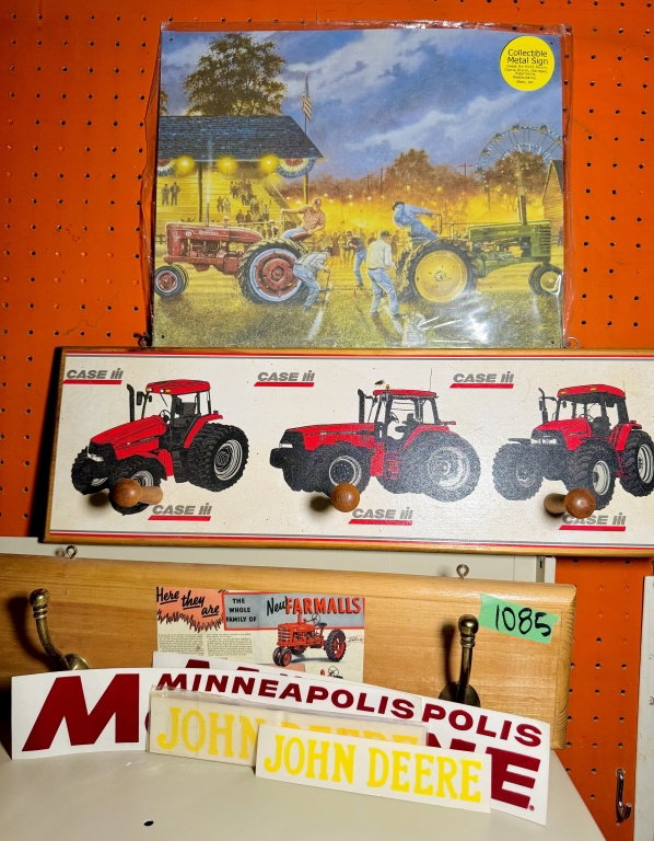 1085
