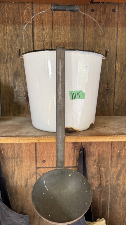 1115