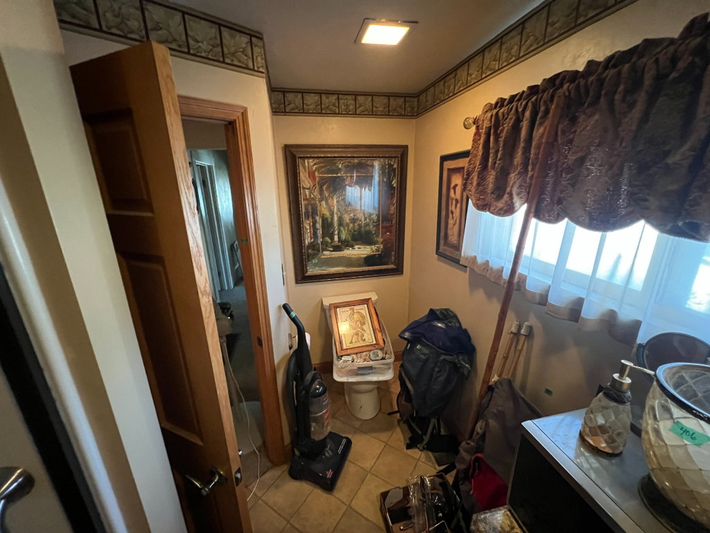 4 Upstairs 14
