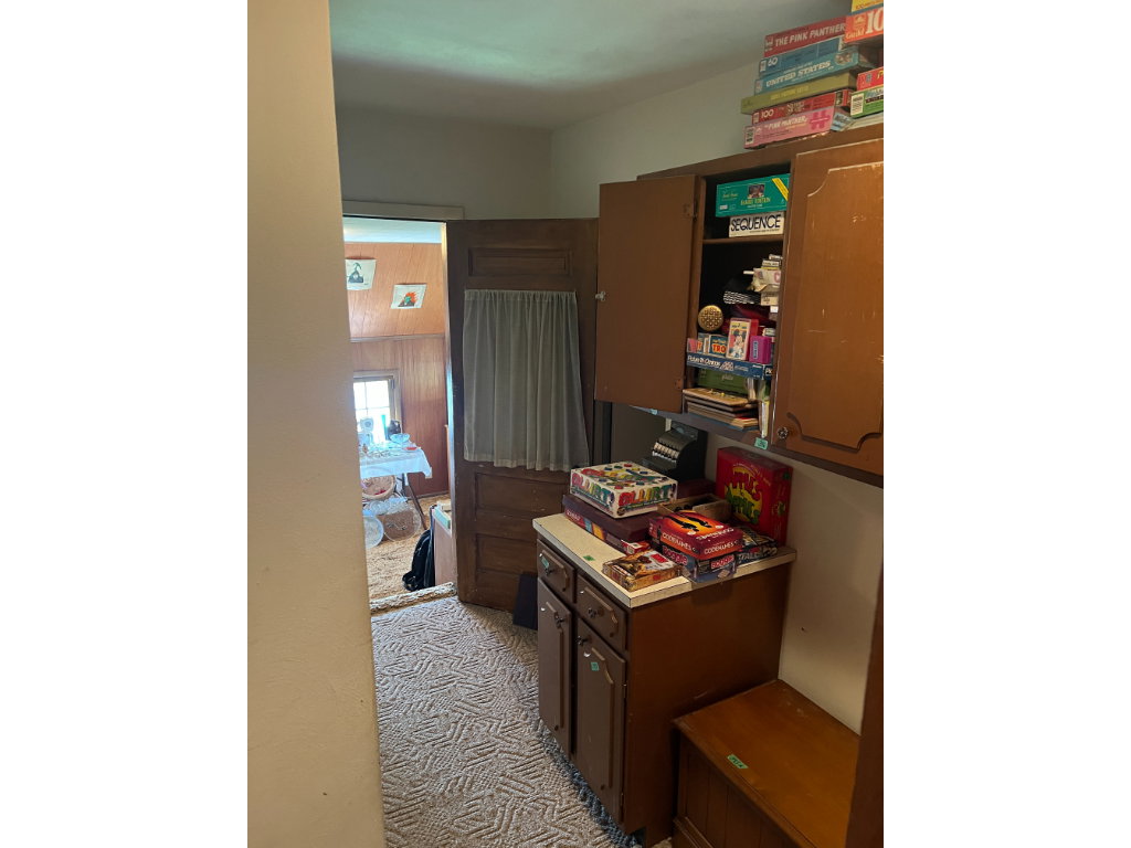 4 Upstairs 15