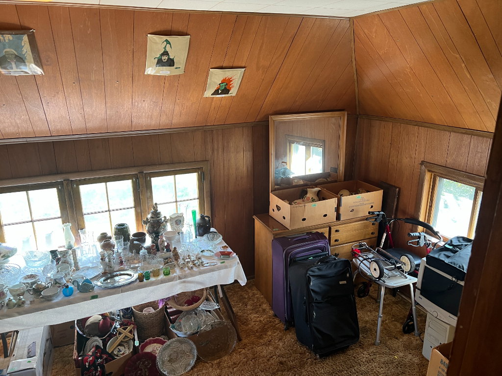 4 Upstairs 16
